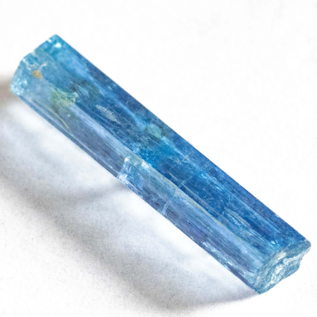 Santa Maria farbener Aquamarin-Kristall mit 1.66 Ct