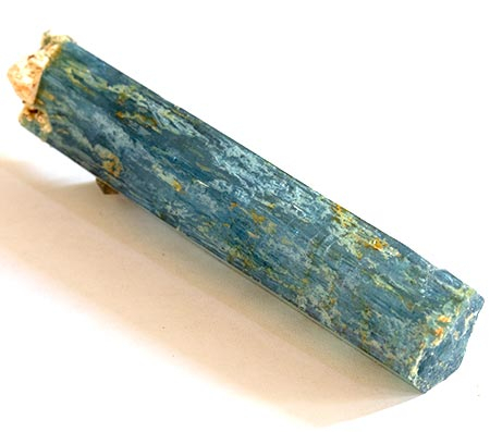 Santa-Maria farbener Aquamarin Kristall mit 101.75 Ct