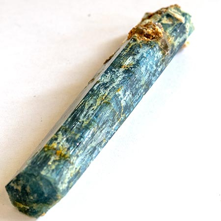 Santa-Maria farbener Aquamarin Kristall mit 101.75 Ct