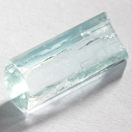 Aquamarinkristall mit 14.81 Ct