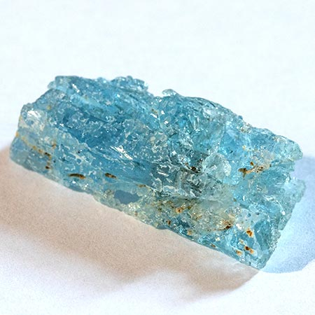 Santa-Maria farbener Aquamarin Kristall mit 18.24 Ct