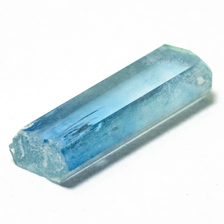 Santa Maria farbener Aquamarin-Kristall mit 2.03 Ct