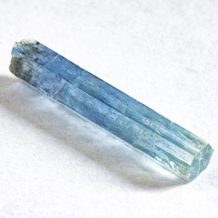 Santa Maria farbener Aquamarin-Kristall mit 2.12 Ct