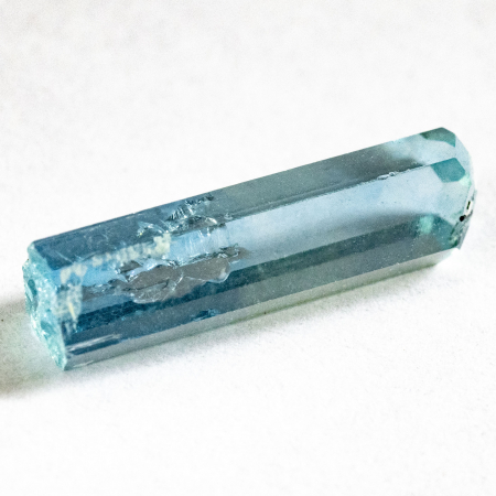 Santa Maria farbener Aquamarin-Kristall mit 2.75 Ct