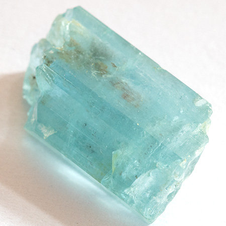 Santa Maria farbener Aquamarin-Kristall mit 8.91 Ct
