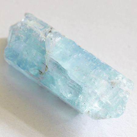 Santa Maria farbener Aquamarin-Kristall mit 9.01 Ct