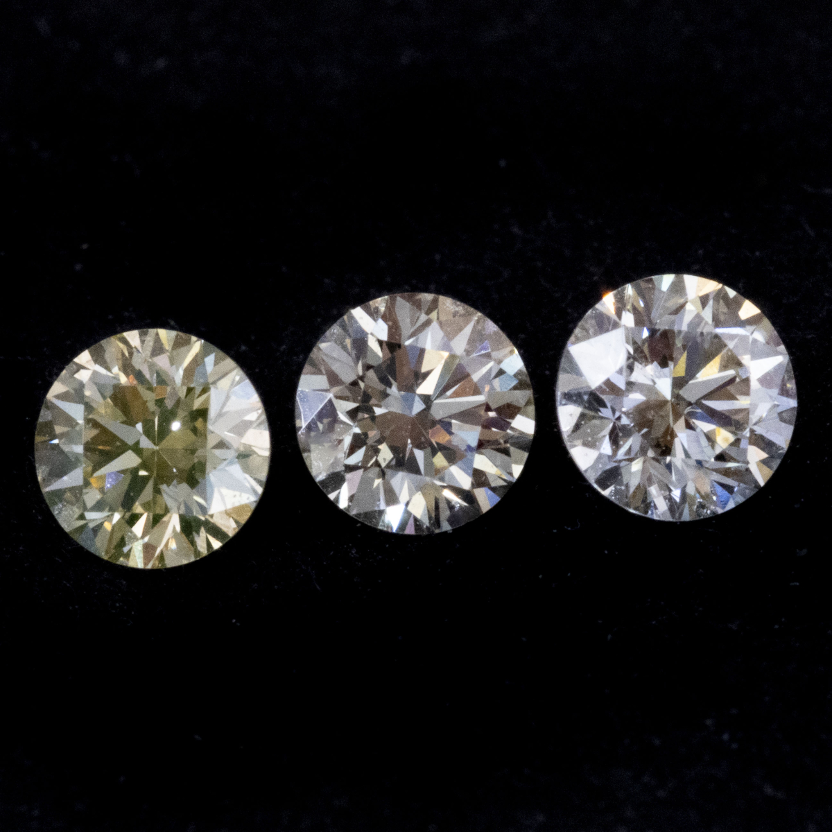 3 fluoreszierende Brillanten 0.32 Ct, VVS-IF, EX/EX/EX