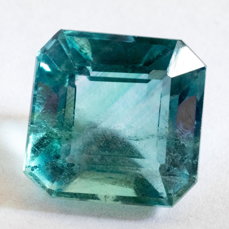 Fluorit mit 16.24 Ct, facettiert