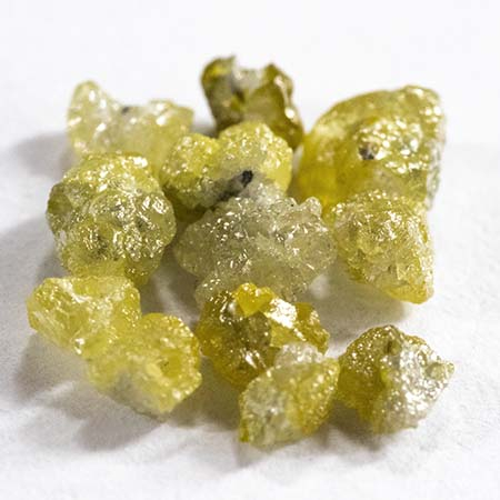 1 Ct gelbe Rohdiamanten, gebohrt (ca. 10-15 Stück)