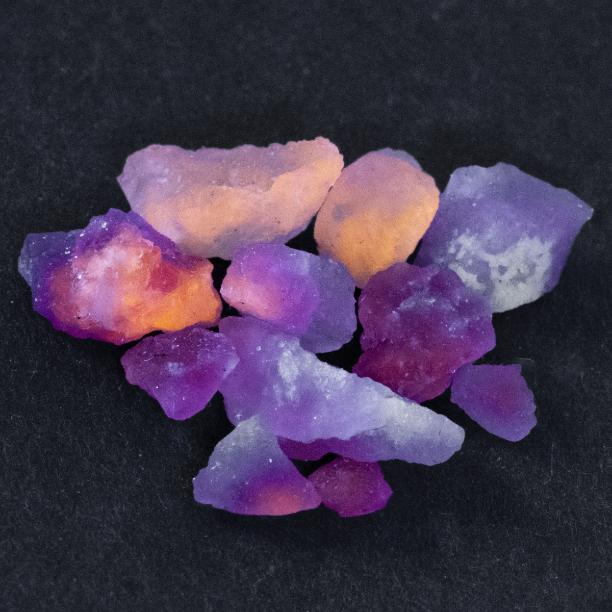 11 Hackmanit Kristalle 5.00 Ct, Premium Fluoreszenz