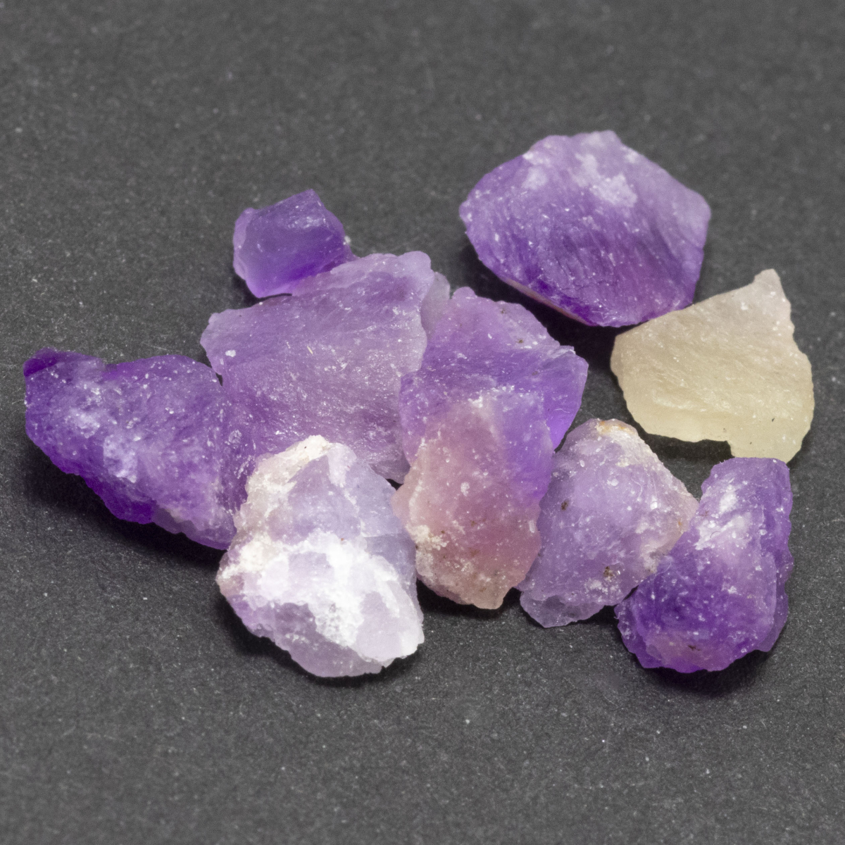 9 Hackmanit Kristalle 5.06 Ct, Premium Fluoreszenz