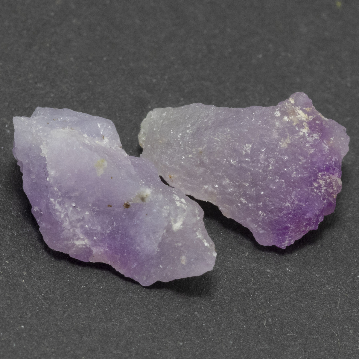 2 Hackmanit Kristalle 5.86 Ct, Premium Fluoreszenz