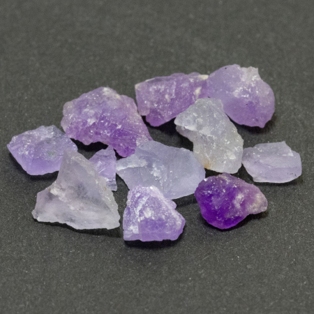 11 Hackmanit Kristalle 6.12 Ct, fluoreszierend