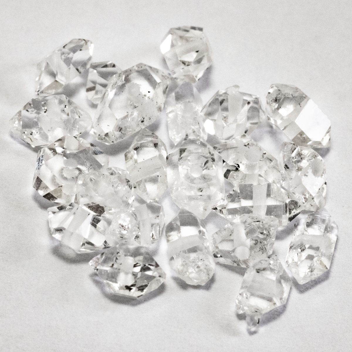10 Ct Herkimer "Diamanten" mit ca. 5 - 10mm, ca. 20 Stück aus dem Himalaya, gebohrt