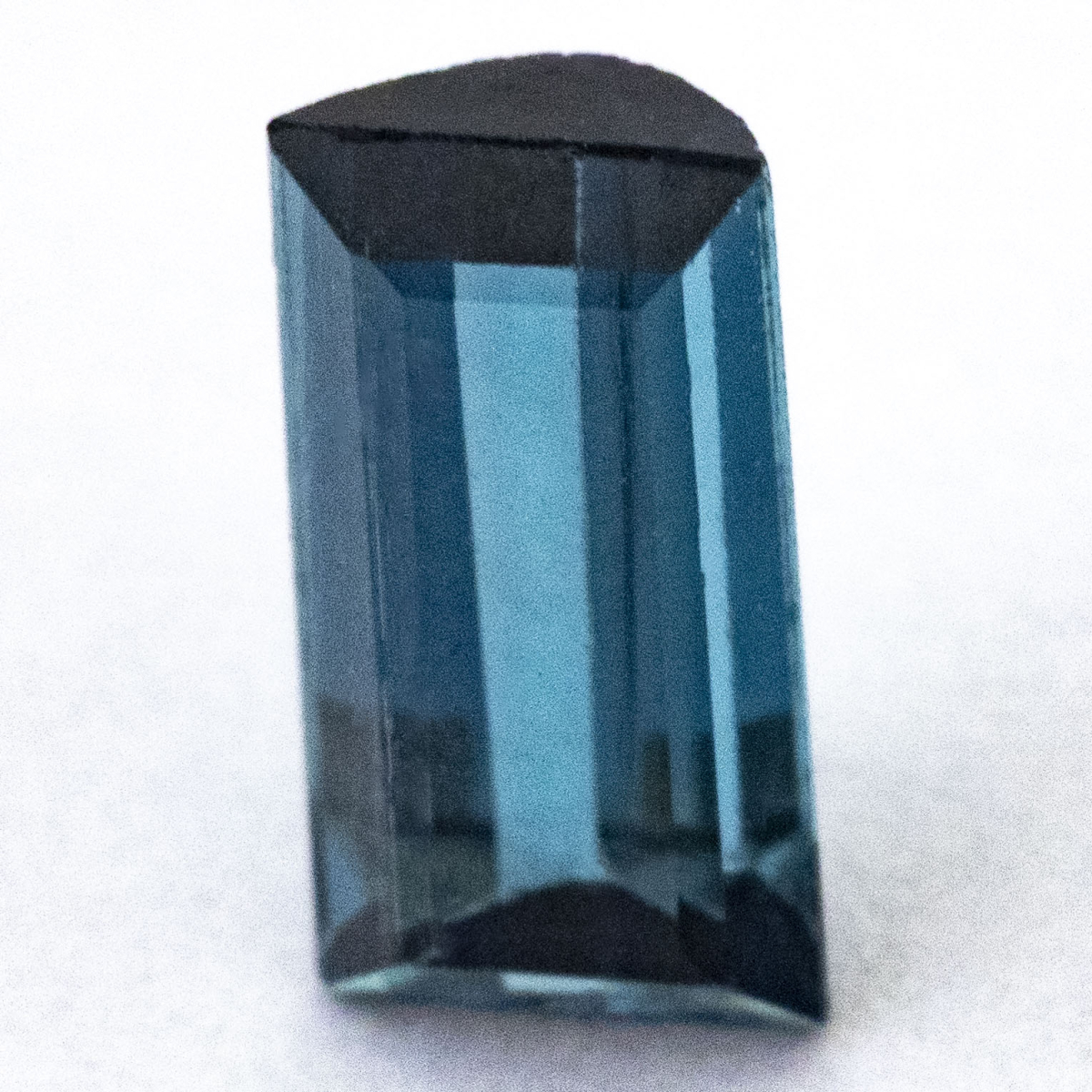 Indigolith mit 0.54 Ct