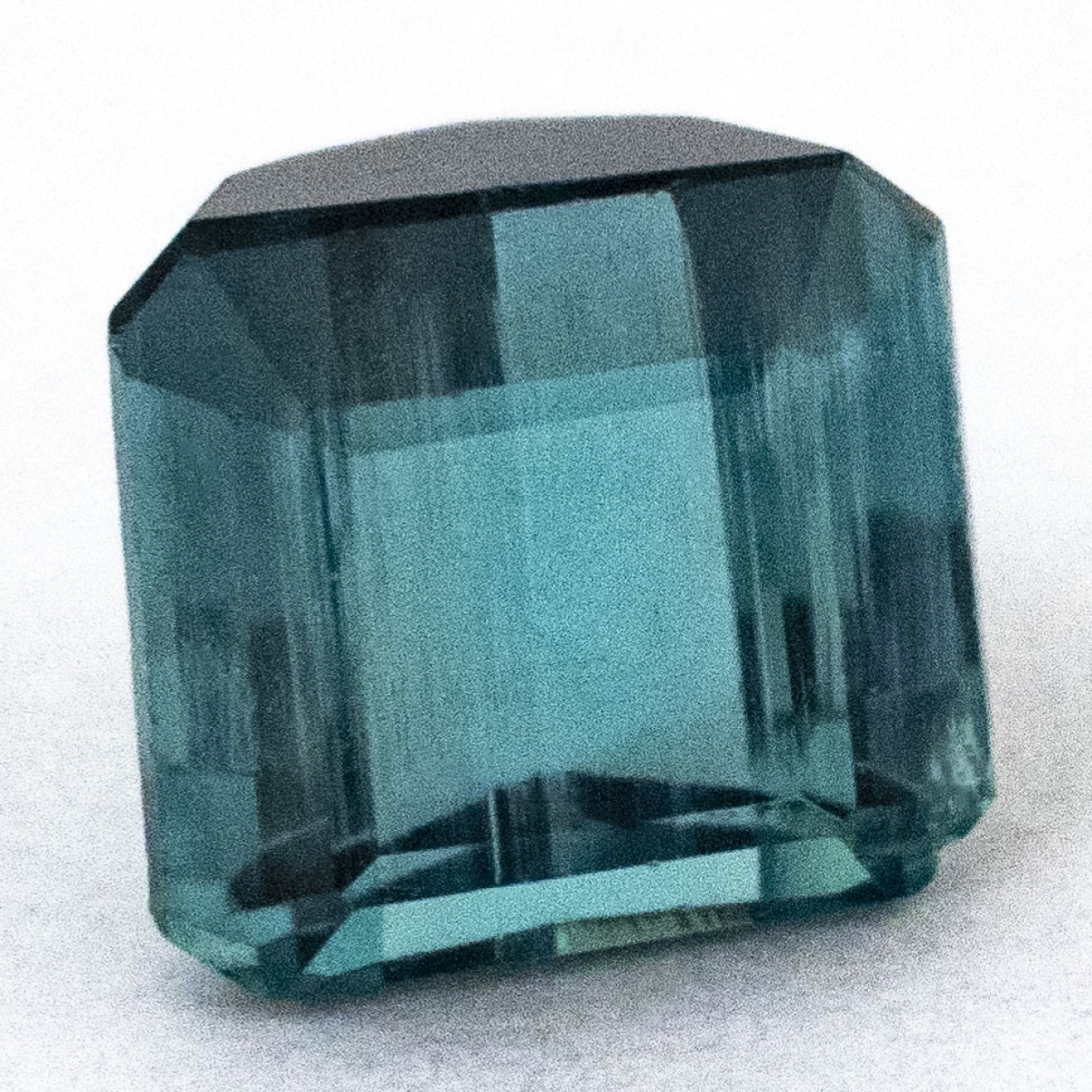 Indigolith mit 0.56 Ct
