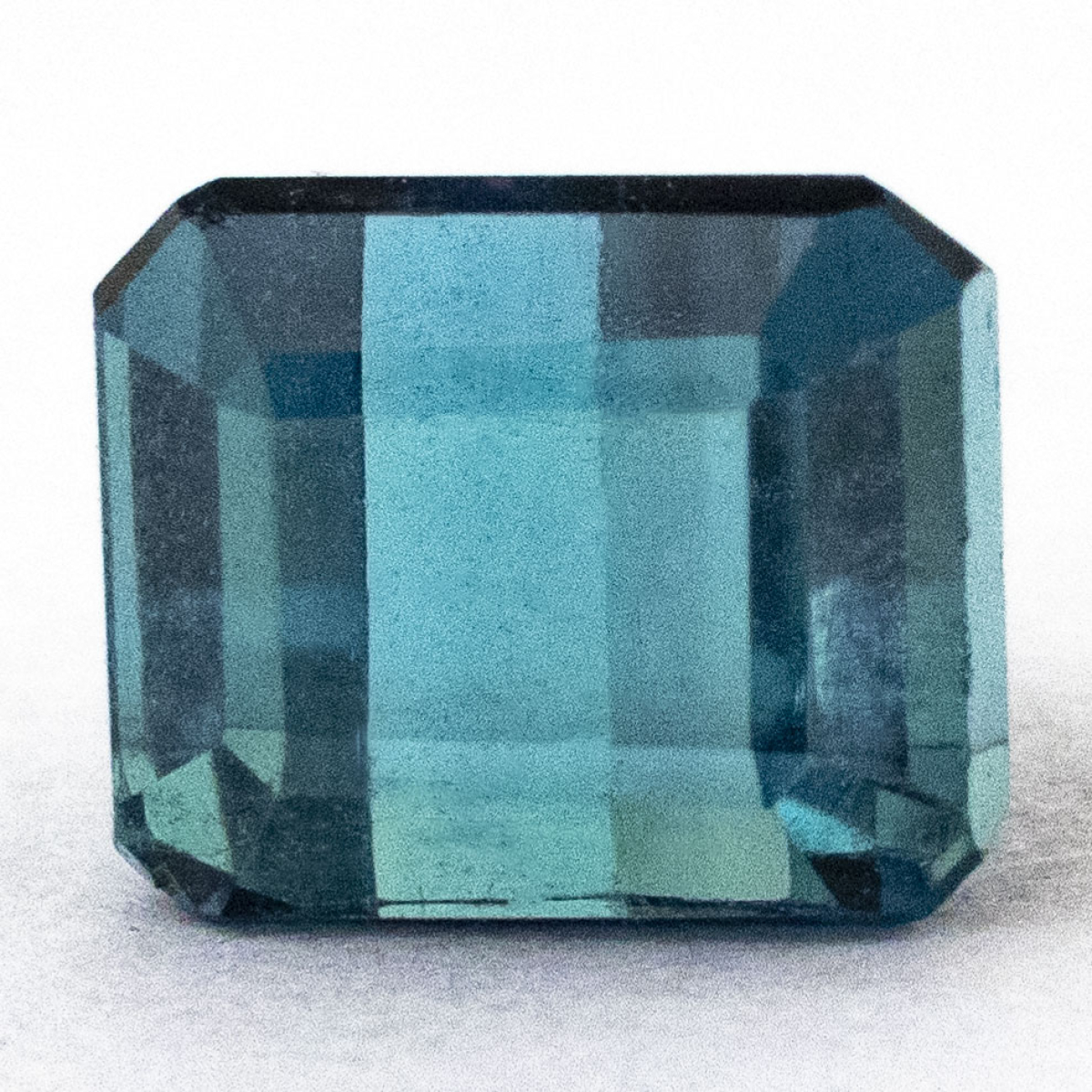 Indigolith mit 0.73 Ct