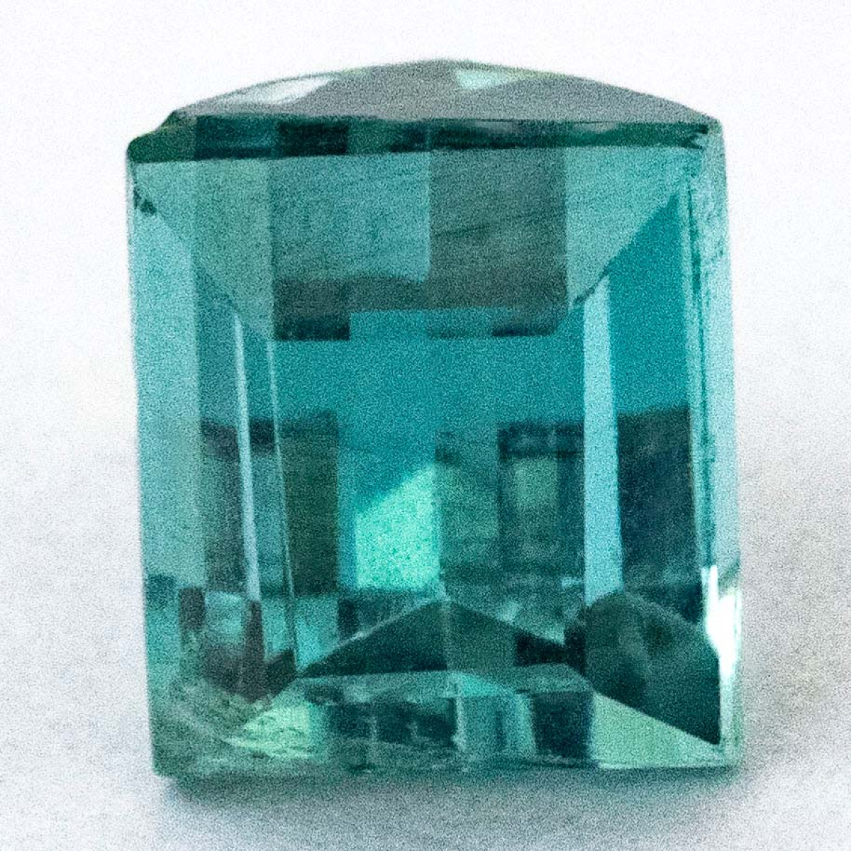 Indigolith mit 0.53 Ct