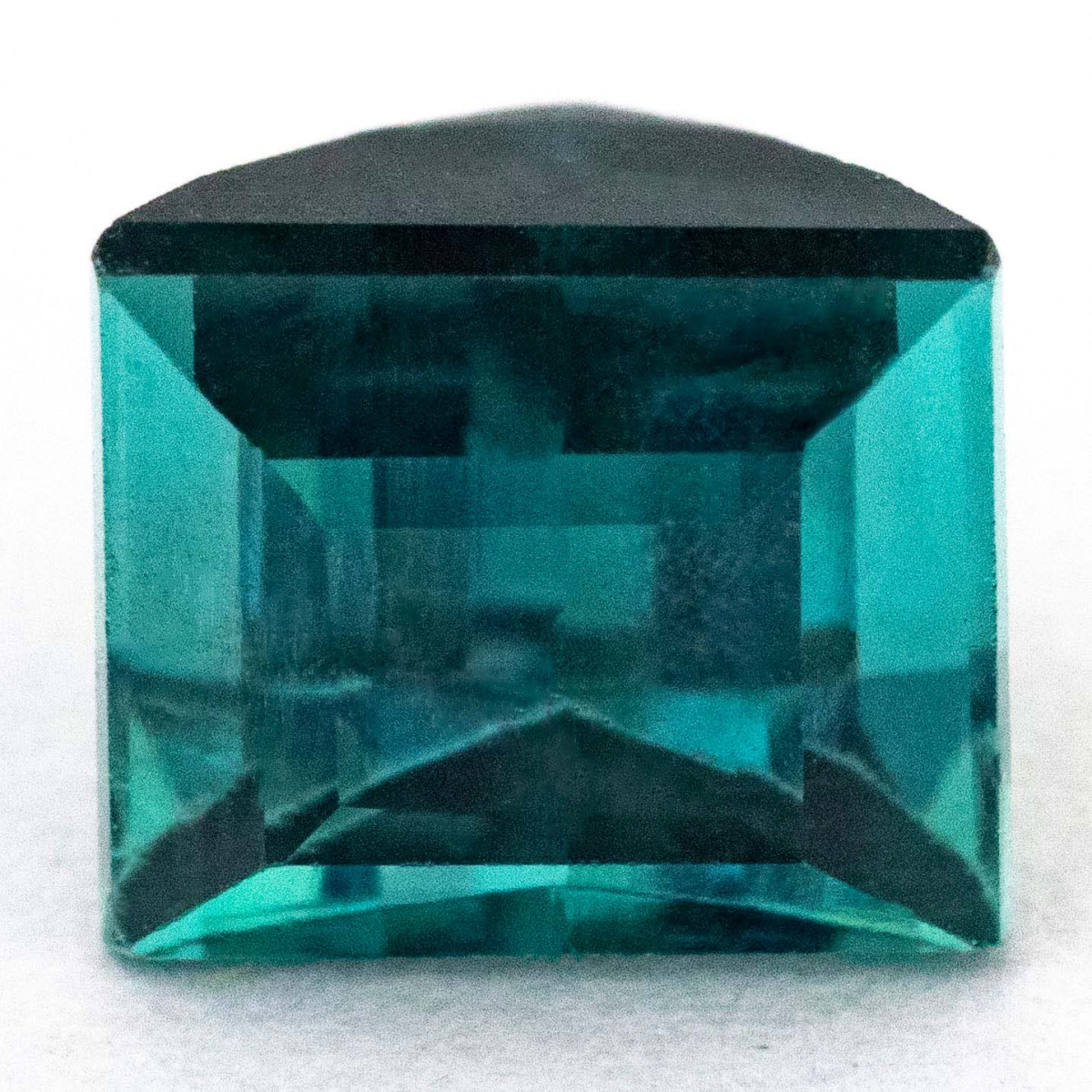 Indigolith mit 0.96 Ct, leicht beschädigt