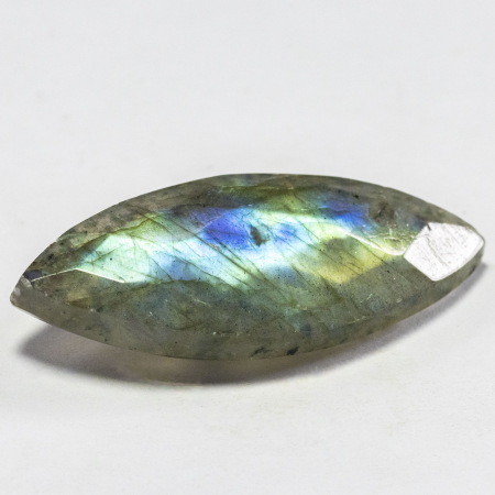 Labradorit im Rosenschliff mit 21.33 Ct