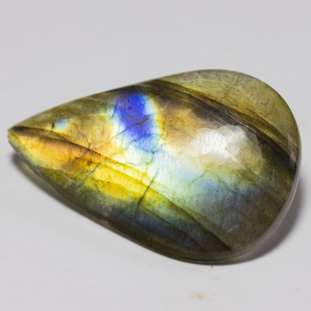 Labradorit mit 22.06 Ct