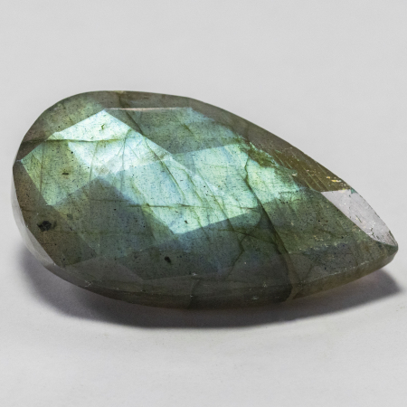 Labradorit im Rosenschliff mit 39.58 Ct