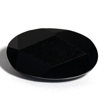 Onyx mit 19 x 11 mm im Ovalschliff