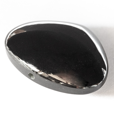 Onyx mit 24 x 18 mm, Fantasieschliff Muschel, angebohrt