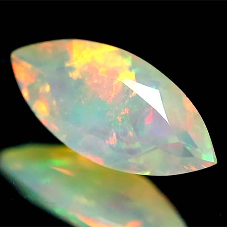 Facettierter Welo-Opal 0.82 Ct, AAA-Qualtität