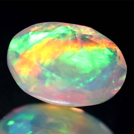 Facettierter Welo-Opal 0.86 Ct, AAA-Qualtität