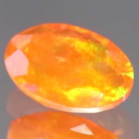 Afrikanischer Welo Feueropal mit 0.88 Ct