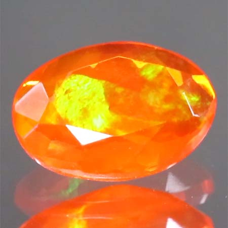 Afrikanischer Welo Feueropal mit 0.90 Ct