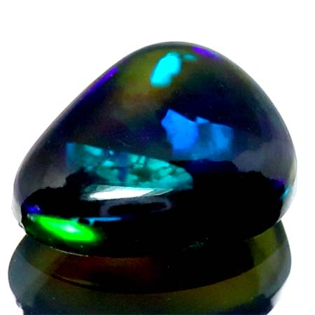 Schwarzer Opal mit 1.24 Ct