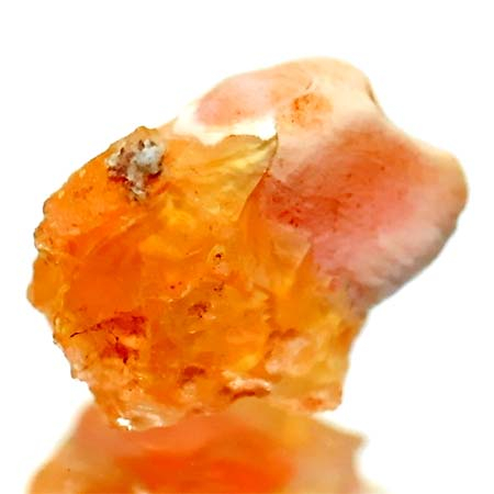 Mexikanischer Feueropal Kristall mit 1.55 Ct
