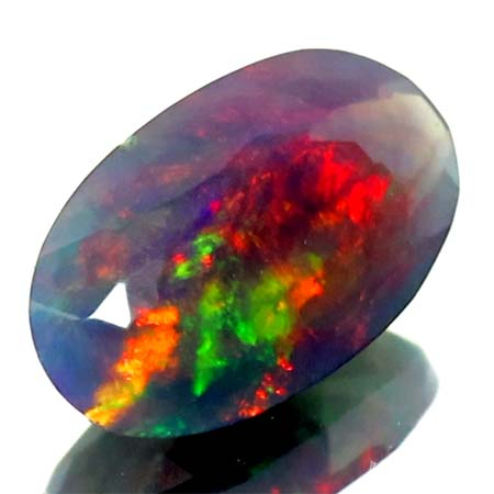 Schwarzer Opal mit 1.62 Ct - facettiert, AAA Qualität