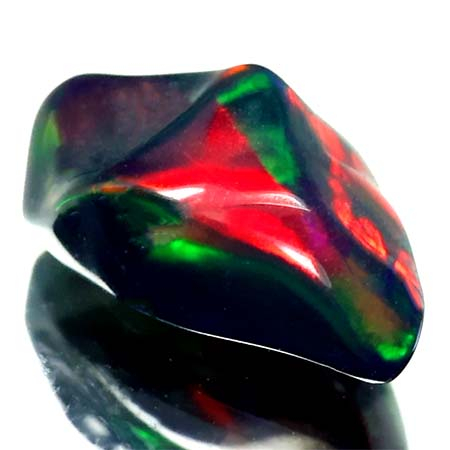 Schwarzer Opal-Kristall 1.67 Ct, AAA Grade, poliert