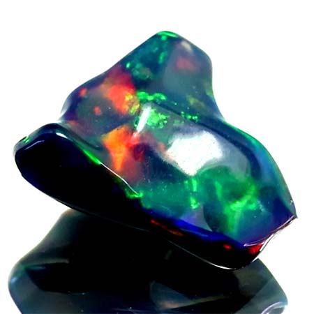 Schwarzer Opal-Kristall 2.00 Ct, AAA Grade, poliert