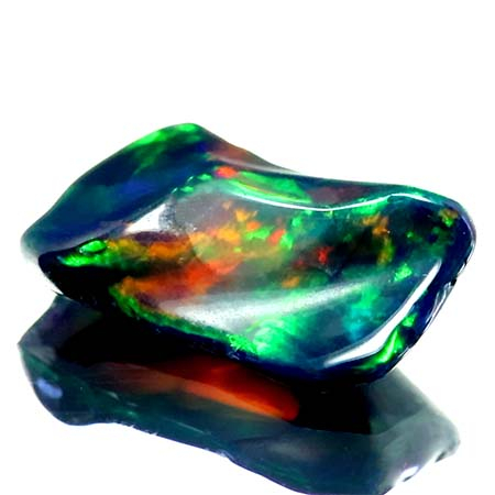 Schwarzer Opal-Kristall 2.06 Ct, AAA Grade, poliert