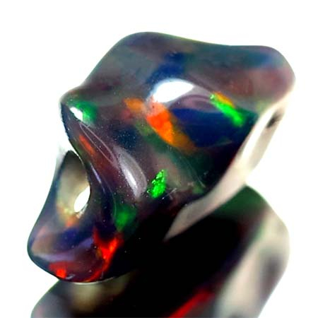 Schwarzer Welo Opal Anhänger mit 2.17 Ct, gebohrt