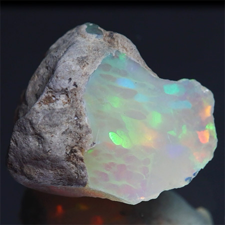 Opalkristall mit 20.84 Ct