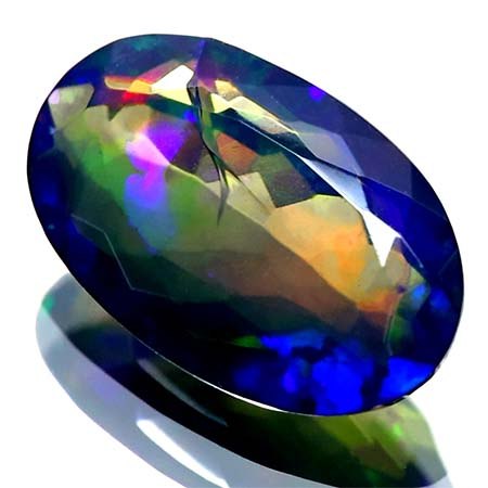 Schwarzer Opal mit 3.19 Ct - facettiert, AAA Qualität