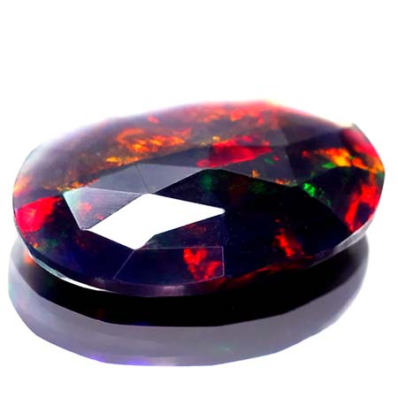 Schwarzer Welo-Opal im Rosenschliff mit 3.74 Ct, AAA Grade