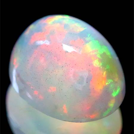 Opal mit 4.04 Ct, AAA Grade