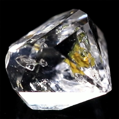 Petroleum Quarz mit 1.27 Ct, fluoreszierend