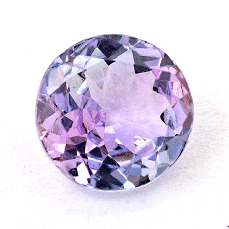 Pinkvioletter Tansanit mit 0.77 Ct