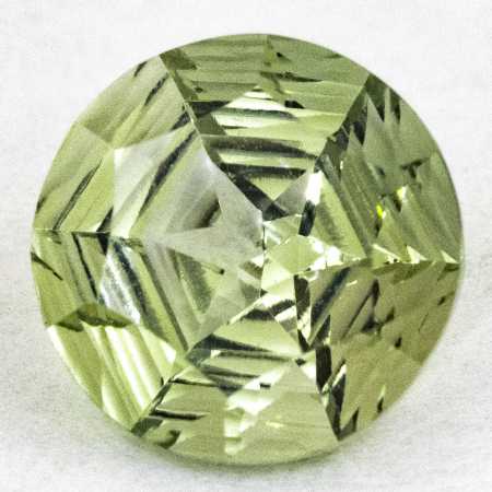 Grüner Amethyst mit 1.79 Ct im Spider-Schliff