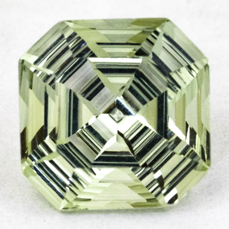 Grüner Amethyst mit 3.55 Ct im Spider-Schliff