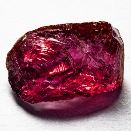 Rhodolit Kristall mit 4.32 Ct