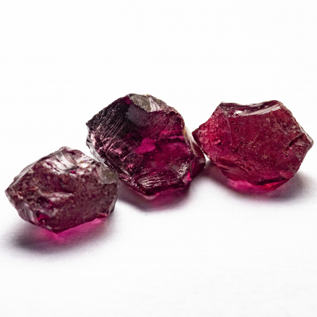 Rhodolit Kristalle mit 13.95 Ct