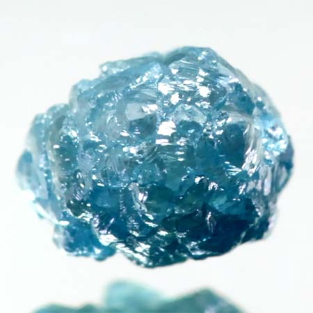 Blauer Rohdiamant mit 1.03 Ct